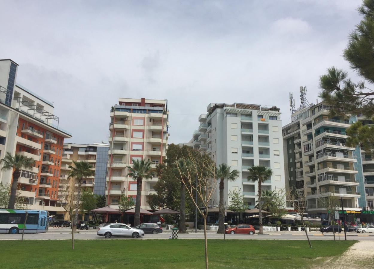 Sea View Apartment Onorato 1 Vlore Bagian luar foto