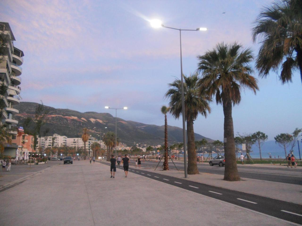 Sea View Apartment Onorato 1 Vlore Bagian luar foto