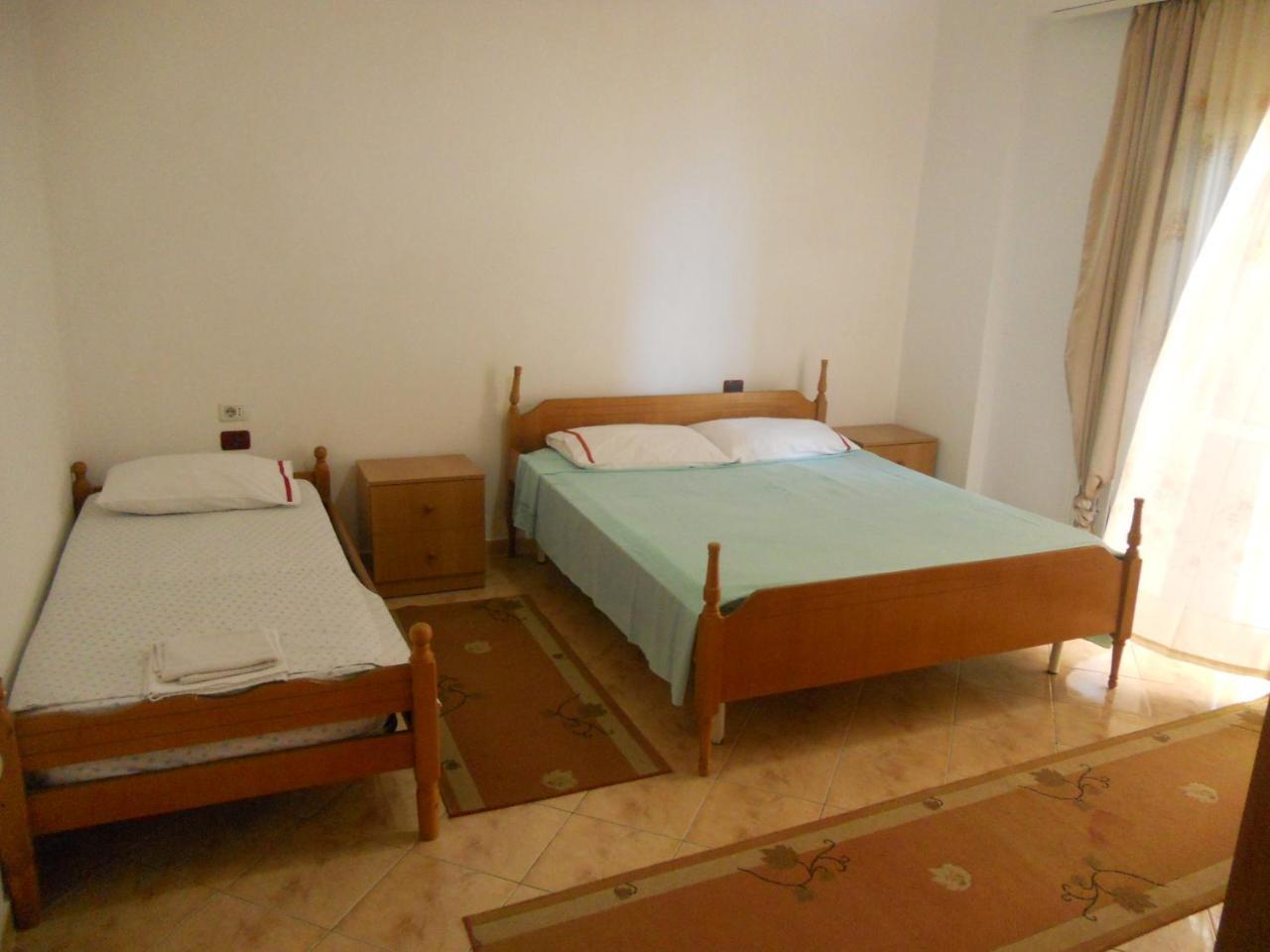 Sea View Apartment Onorato 1 Vlore Bagian luar foto